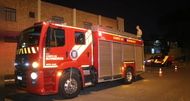 Laje de obra desaba e mobiliza equipe dos Bombeiros em PG