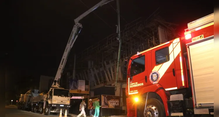 Laje de obra desaba e mobiliza equipe dos Bombeiros em PG