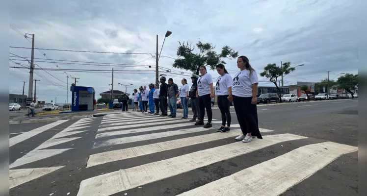 Familiares e motoboys prestam homenagem à vítima de briga em PG