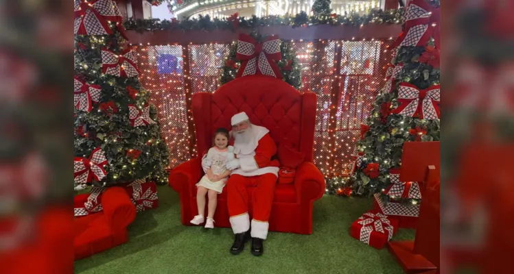 Confira fotos e vídeos da chegada do Papai Noel em PG