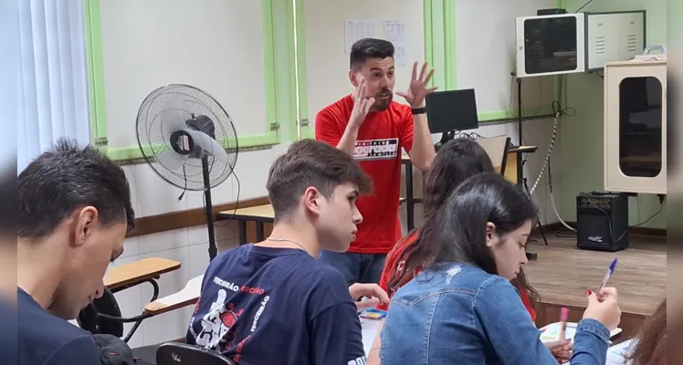 O Sagrada Família possui ciclo completo de Ensino, do maternal à pós-graduação