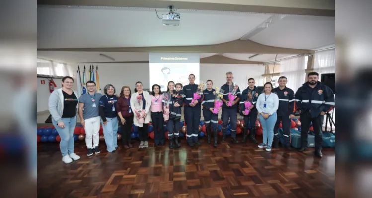 Nesta sexta-feira (20), ocorreu mais uma edição do projeto Samu/Escola, que leva treinamento de primeiros socorros
