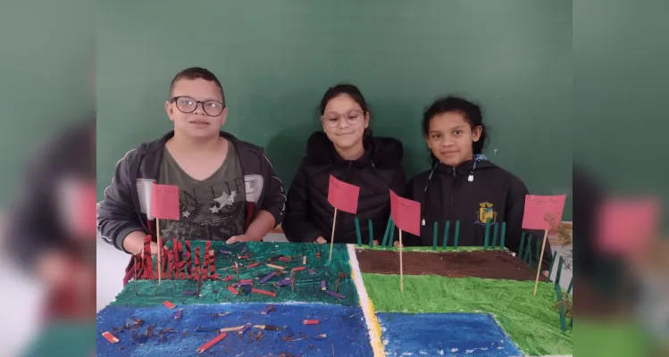 As atividades envolveram a construção de uma horta na escola e a confecção de maquetes conscientizadores 