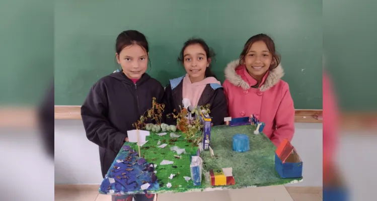 As atividades envolveram a construção de uma horta na escola e a confecção de maquetes conscientizadores 