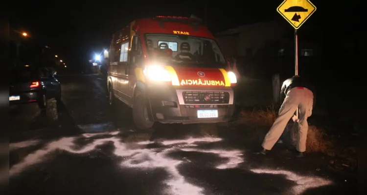 Homem teve ferimentos em uma das pernas após a queda