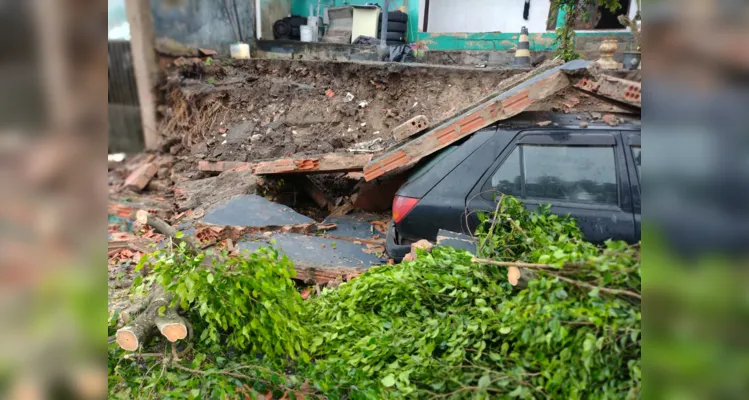 Outras imagens enviadas ao Portal aRede e Jornal da Manhã também mostram outros prejuízos ocasionados aos moradores por conta das condições climáticas