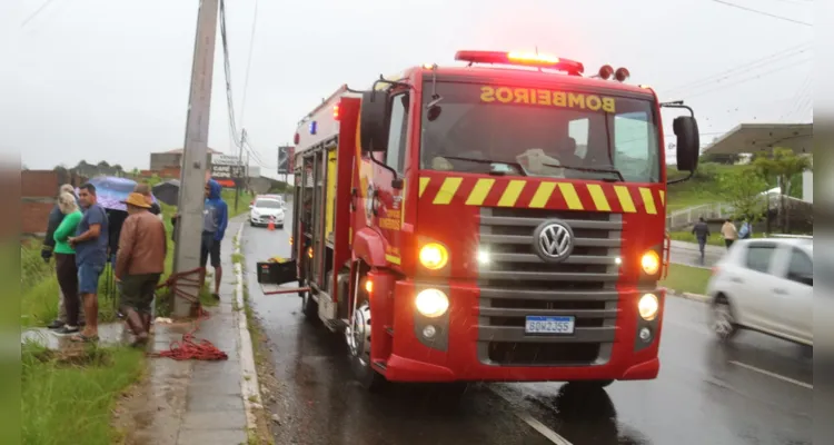 Acidente aconteceu na tarde deste domingo, na avenida Visconde de Taunay