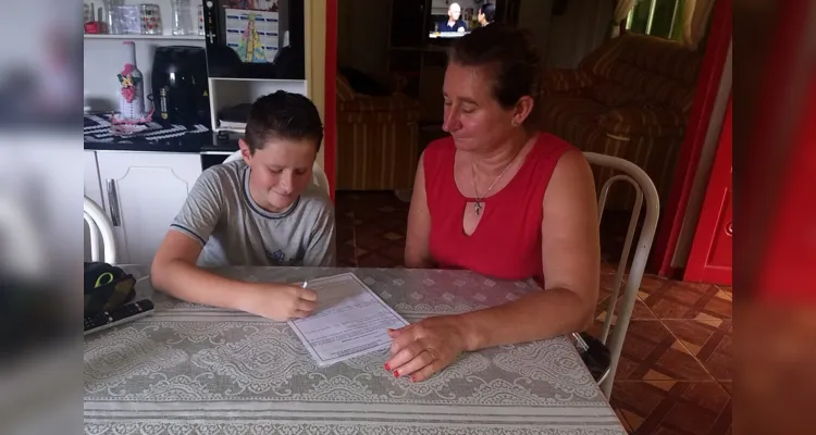 Os alunos, baseados em uma sugestão presente na videoaula, entrevistaram seus familiares sobre o que entendiam sobre o conceito de bem-estar