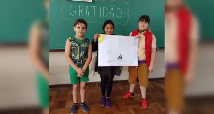 A partir da videoaula do Vamos Ler a turma produziu textos e confeccionou cartazes 