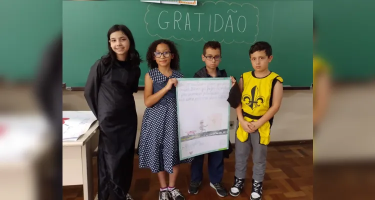 A partir da videoaula do Vamos Ler a turma produziu textos e confeccionou cartazes 