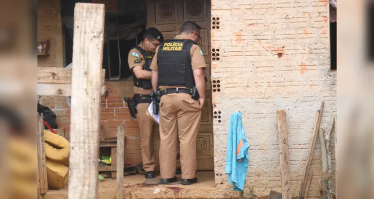 Após receber atendimento de equipes do Corpo de Bombeiros (Siate) e do Samu, o jovem foi levado até o Hospital Regional