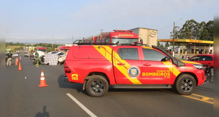 O automóvel vinha de Caiobá, no litoral paranaense, e seguia sentido Londrina