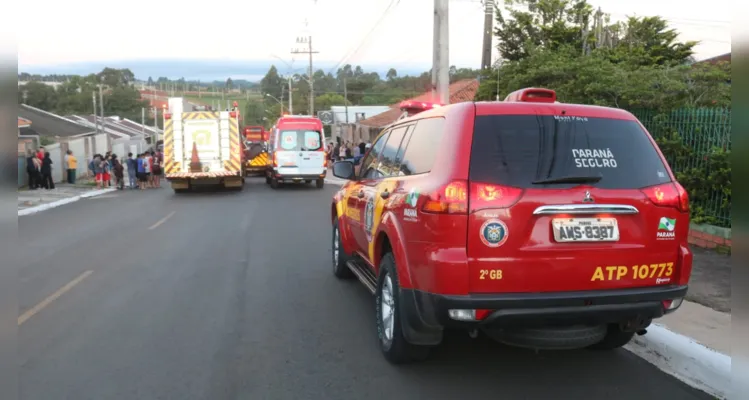 Equipes do Corpo de Bombeiros (Siate), Samu, Polícia Militar, Polícia Científica e Instituto Médico Legal foram acionados