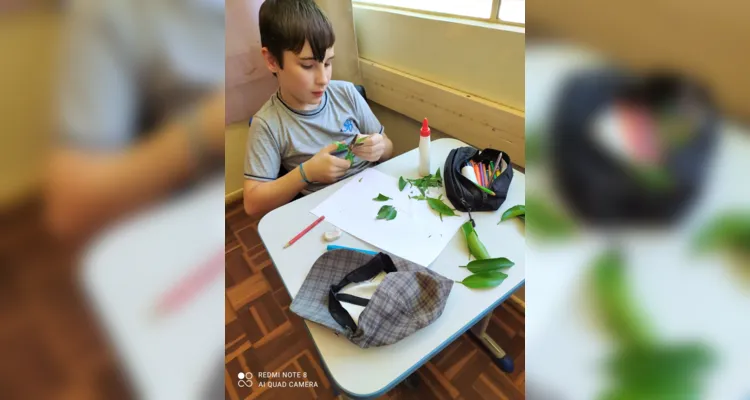 Uma das propostas feitas pelos alunos consistiu na coleta e utilização de flores e folhas em uma montagem que representasse a estação do ano