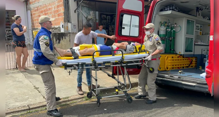Equipes do Corpo de Bombeiros foram acionadas para o local