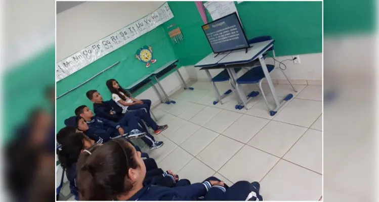 Turma pôde trabalhar com mais uma videoaula do projeto Vamos Ler