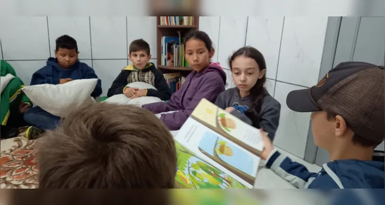 Com rodas de leitura e atividades em casa, os alunos conseguiram acumular histórias e partilhar seus momentos preferidos