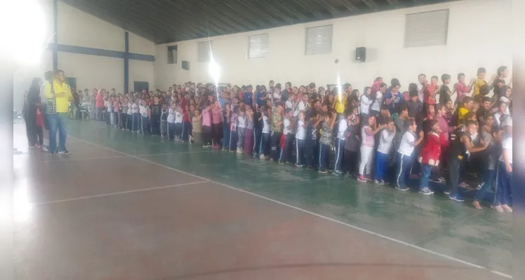 Crianças participaram ativamente, com colaboração de profissionais de dentro e fora da escola