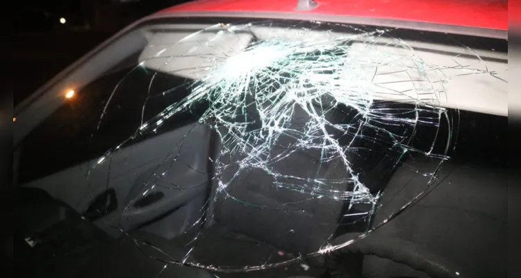 Acidente aconteceu na noite deste sábado no bairro Neves