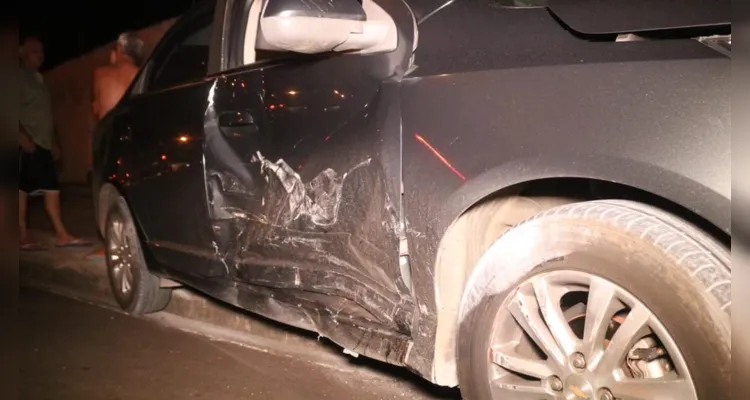 Acidente aconteceu na noite deste sábado no bairro Neves