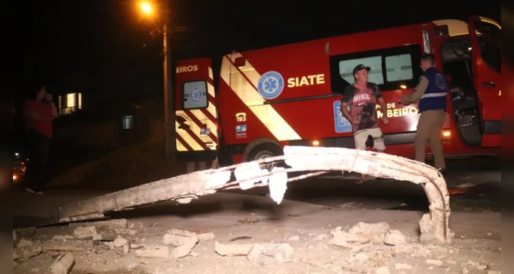 Acidente aconteceu na noite deste sábado no bairro Neves