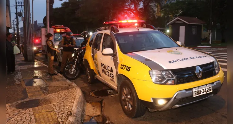 Homem fica em estado grave após levar facada no Centro de PG