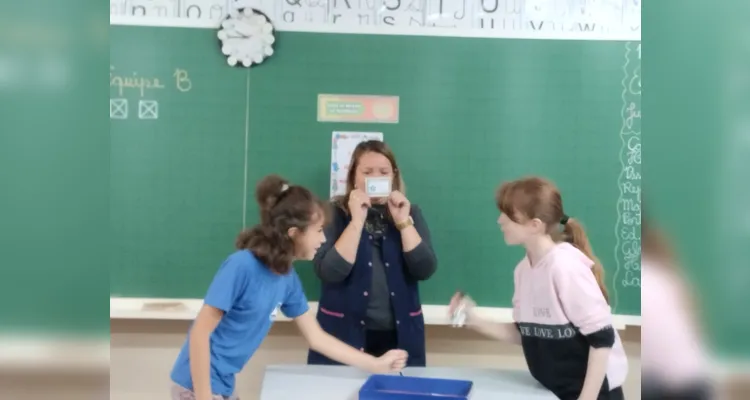 As atividades envolveram toda a escola, que auxiliou na preparação da turma do quinto ano