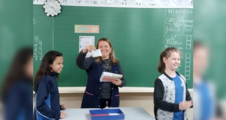 As atividades envolveram toda a escola, que auxiliou na preparação da turma do quinto ano