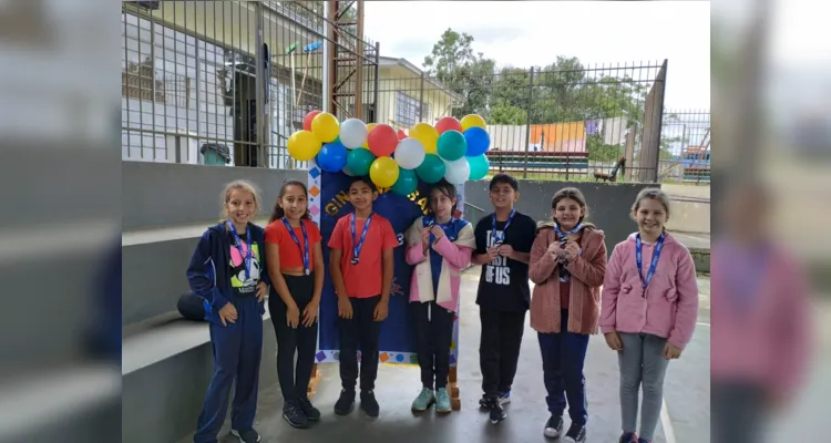 As atividades envolveram toda a escola, que auxiliou na preparação da turma do quinto ano