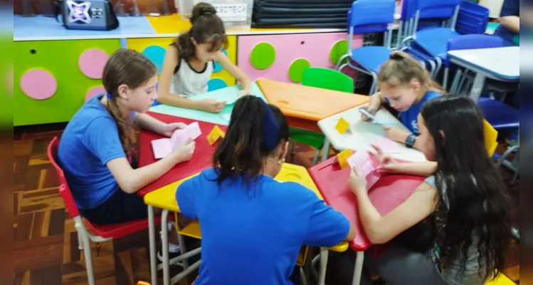 As atividades envolveram toda a escola, que auxiliou na preparação da turma do quinto ano