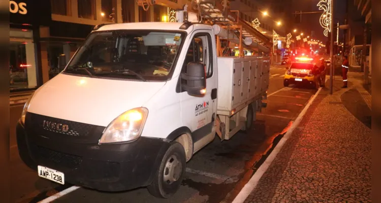 Acidente aconteceu na madrugada deste domingo