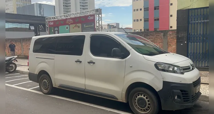 Motorista da Van afirmou que o motociclista entrou em seu ponto cego.