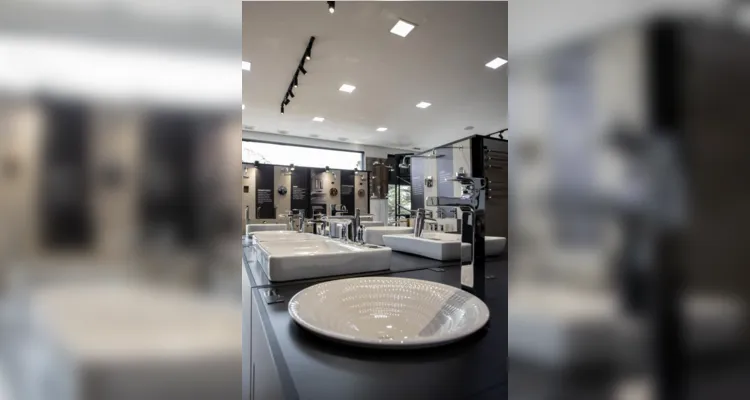 Possui um portfólio completo em matérias de acabamentos e serviços