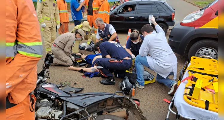 O motociclista de 35 anos teve fraturas no fêmur e no punho