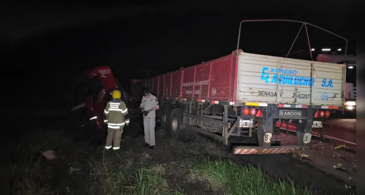 Acidente foi no km 469, no sentido Norte do Paraná, próximo a um posto de combustíveis
