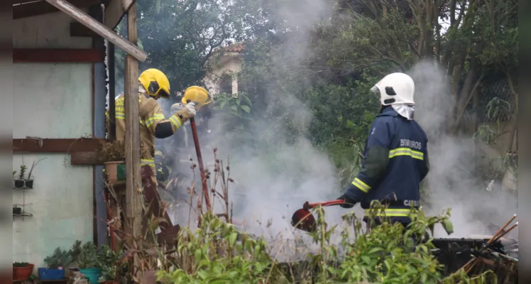 Casa é incendiada no Santa Mônica; suspeita inicial é de 'vingança'