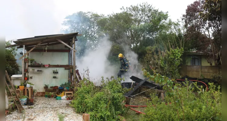 Casa é incendiada no Santa Mônica; suspeita inicial é de 'vingança'