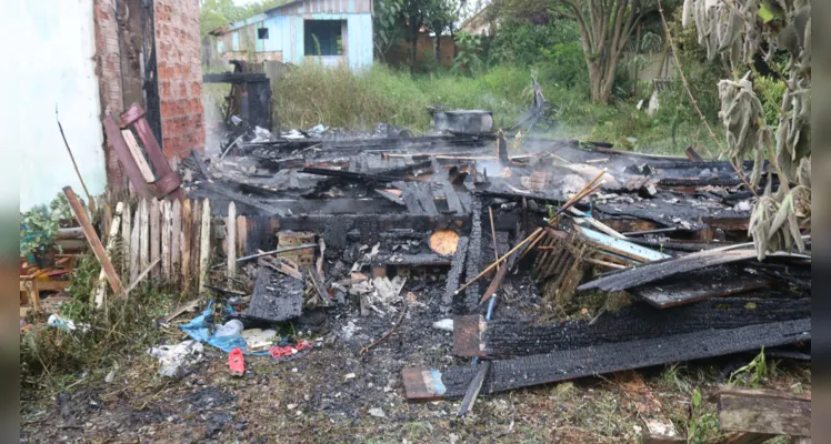 Casa é incendiada no Santa Mônica; suspeita inicial é de 'vingança'