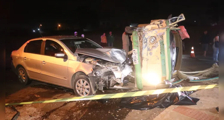 Acidente entre dois veículos deixa quatro feridos em bairro de PG