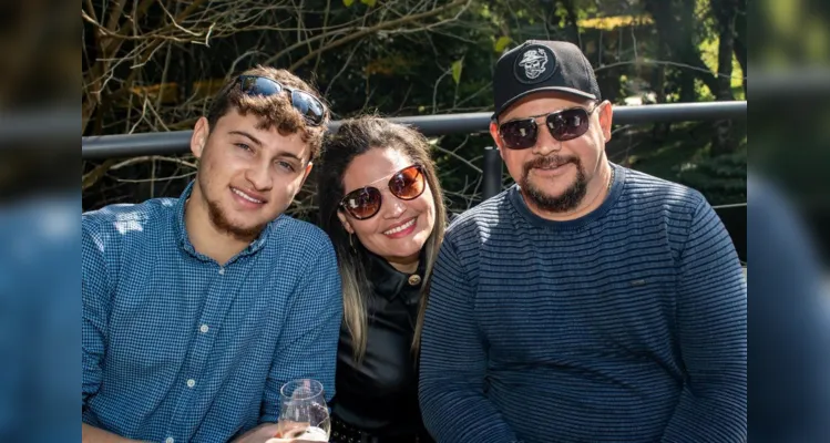 Mãe, profissional, esposa, Elisangela faz questão de doar seu ativo mais precioso, o tempo, para causas sociais