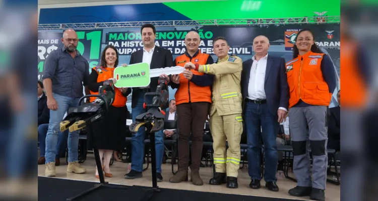 O governador Carlos Massa Ratinho Junior participa da entrega de equipamentos para Defesa Civil.