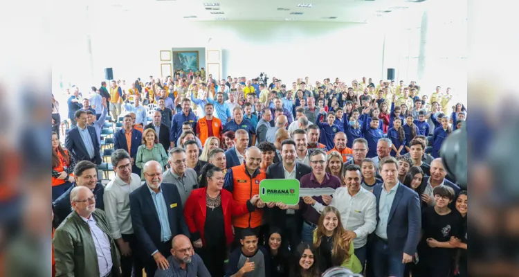 O governador Carlos Massa Ratinho Junior participa da entrega de equipamentos para Defesa Civil.