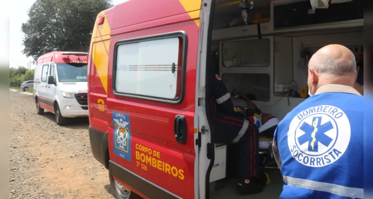 Um homem de aproximadamente 44 anos foi esfaqueado na manhã deste sábado (07), por volta das 10h30, na Vila Romana