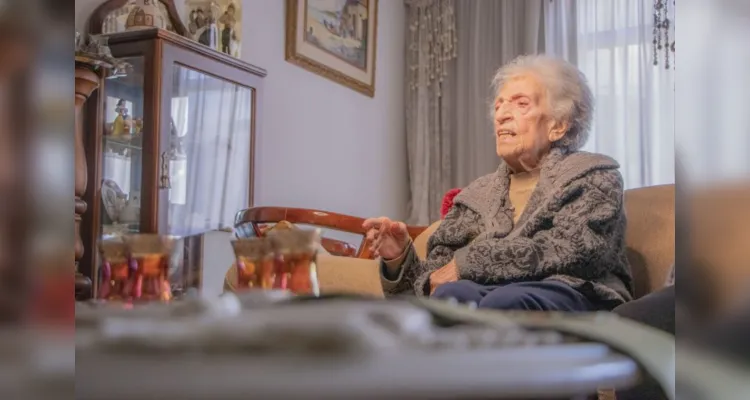 Adelaide Thomé Chamma, a primeira professora mulher da UEPG e a criadora da graduação pioneira nos Campos Gerais