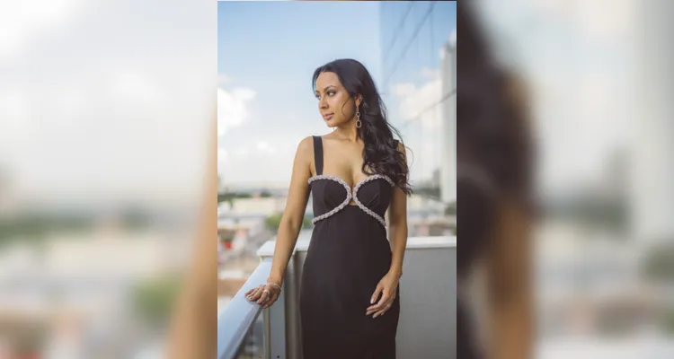 Incentivada pelas amigas, ingressou no mundo dos acessórios de luxo, por meio das semijoias