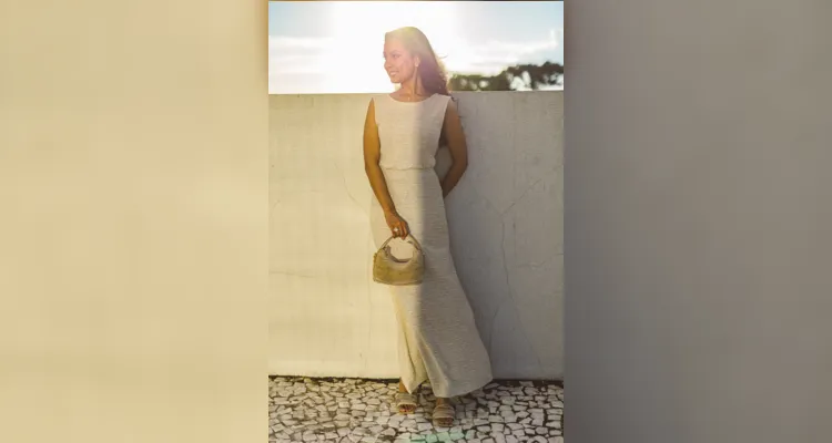 Incentivada pelas amigas, ingressou no mundo dos acessórios de luxo, por meio das semijoias