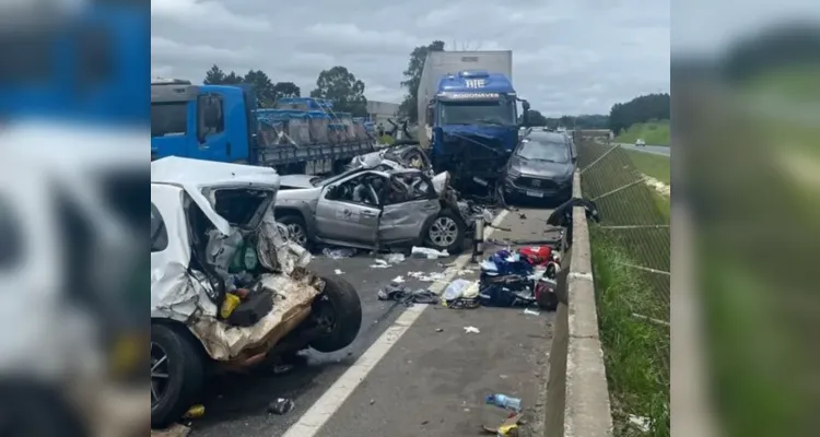 Grave acidente envolvendo sete veículos deixa feridos