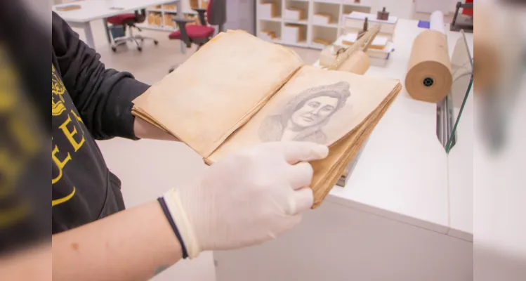 Biblioteca Central da Universidade Estadual de Ponta Grossa (Bicen-UEPG) conta com um acervo de Obras Raras e Especiais