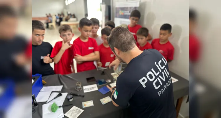 A Polícia Civil do Paraná levou serviços de polícia judiciária e orientação à população palmeirense durante o PCPR na Comunidade, que ocorreu entre os dias 02 e 04 de outubro