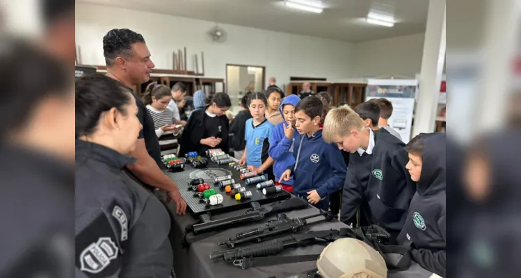 A Polícia Civil do Paraná levou serviços de polícia judiciária e orientação à população palmeirense durante o PCPR na Comunidade, que ocorreu entre os dias 02 e 04 de outubro